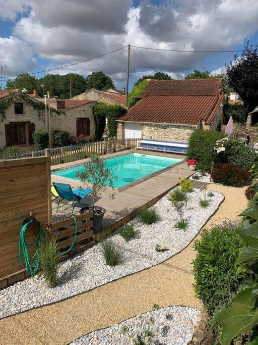 Gite Les Cigognes Le Champ-Saint-Pere Bagian luar foto